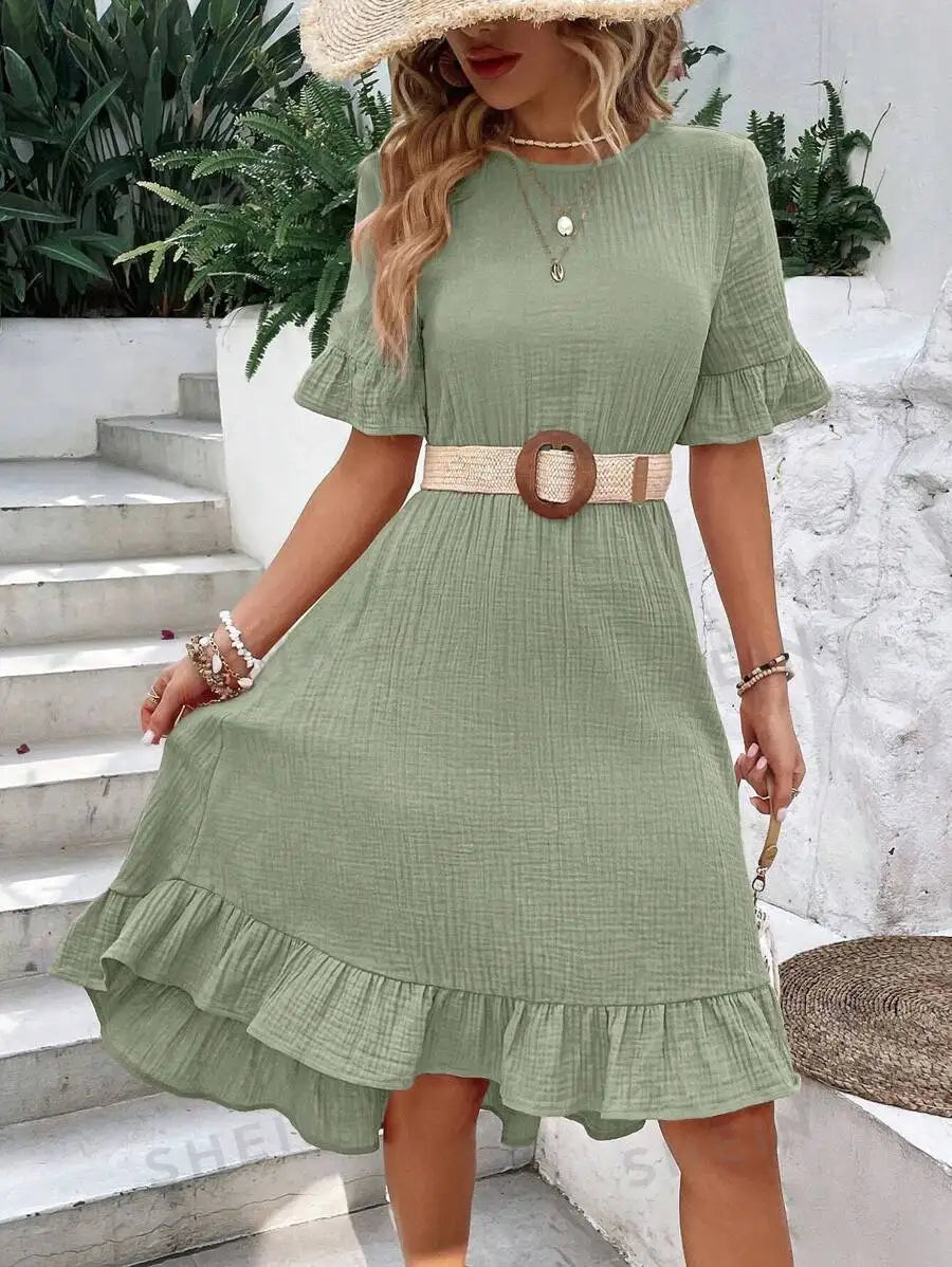 Beautifully Finished Dress in a Timeless Design