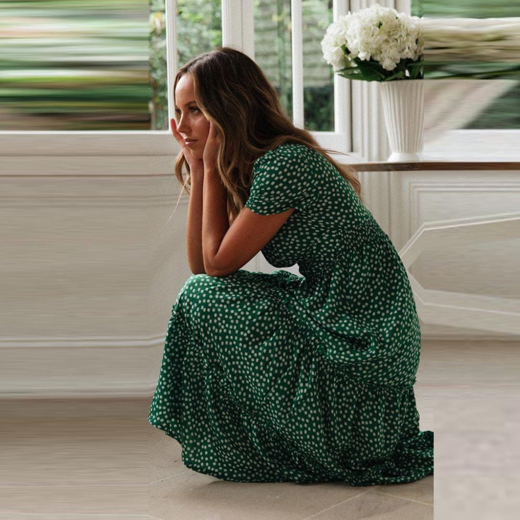 Classic Vintage Dress with a Flattering Fit