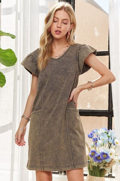 Gracefully Styled Dress for Any Occasion