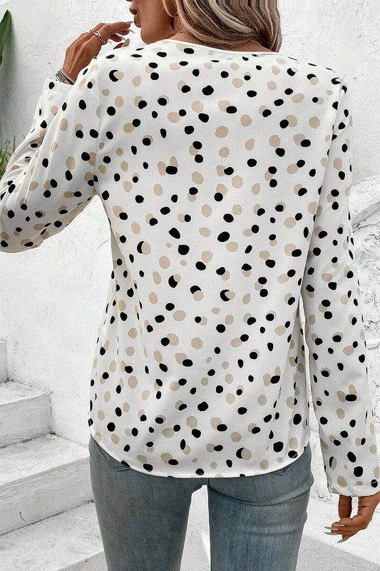 Sophisticated Blouse with a Clean Classic Look