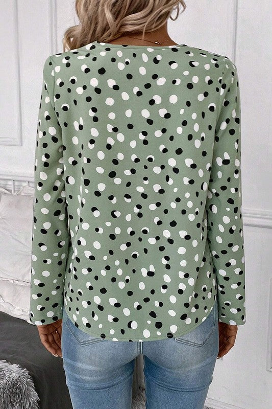 Sophisticated Blouse with a Clean Classic Look