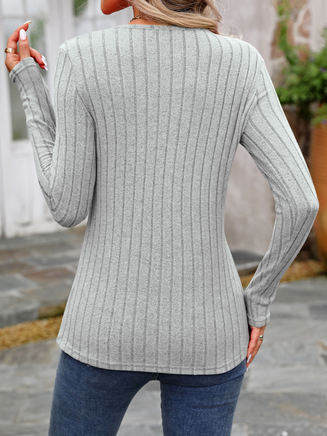 Effortlessly Elegant T-Shirt with a Timeless Design