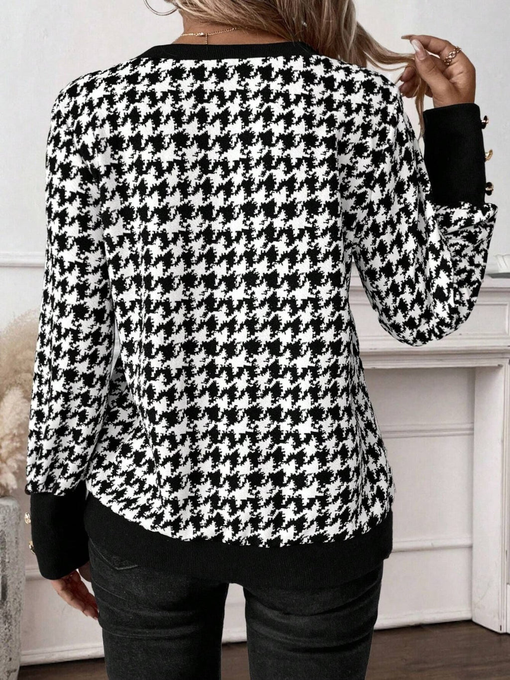 Elegantly Styled T-Shirt for Everyday Wear