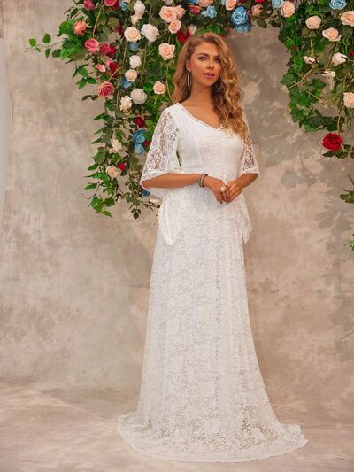 Beautifully Finished Dress in a Timeless Design