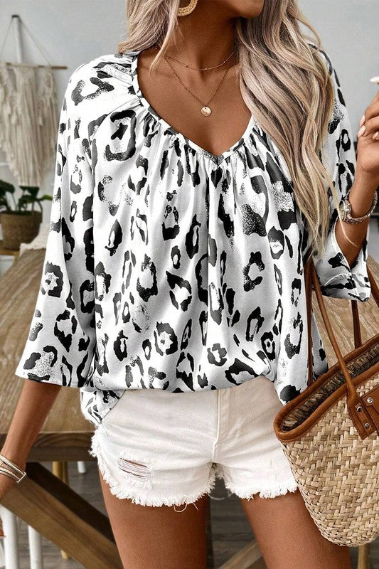 Classic Vintage Blouse with a Flattering Fit