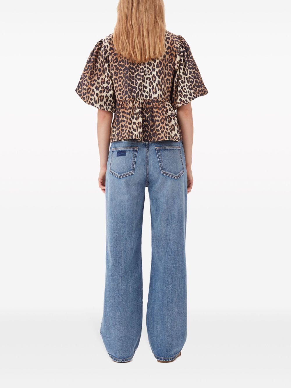 Well Tailored Blouse with a Graceful Silhouette