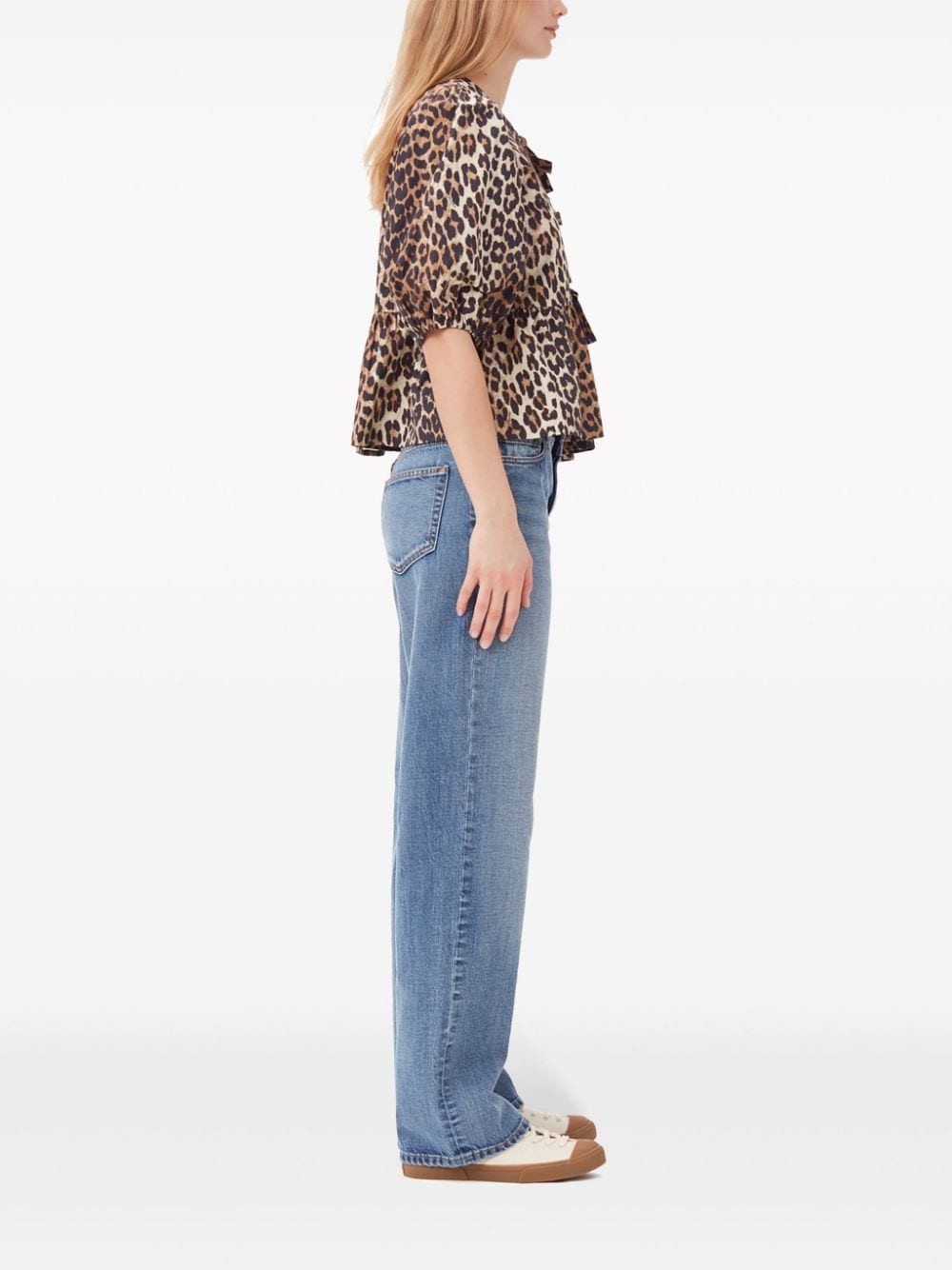 Well Tailored Blouse with a Graceful Silhouette