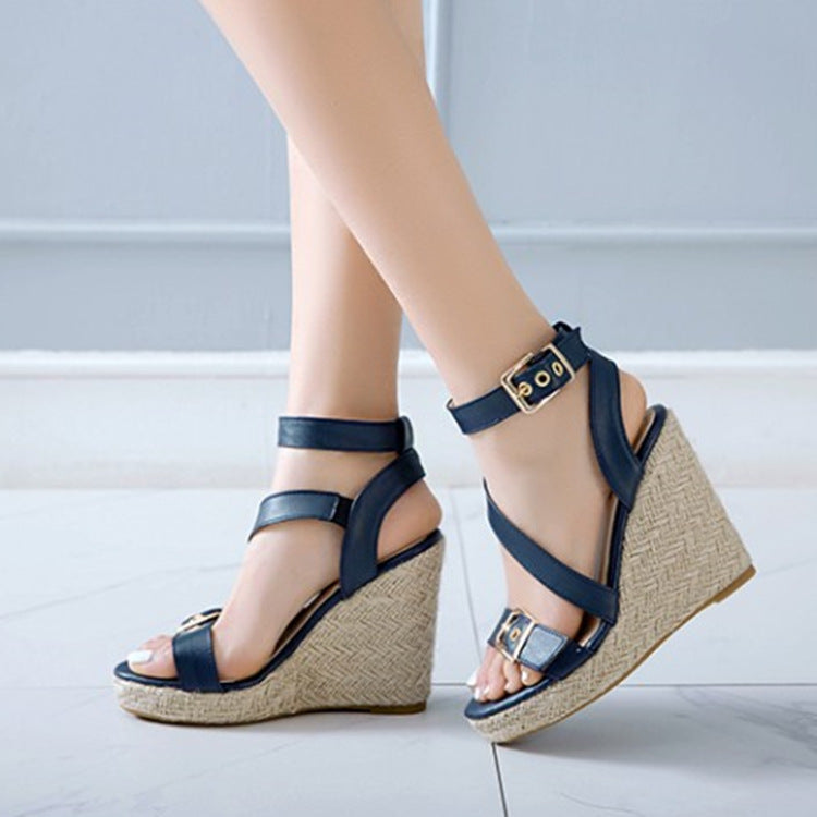 Chic Orthopedic Sandals with Unique Design