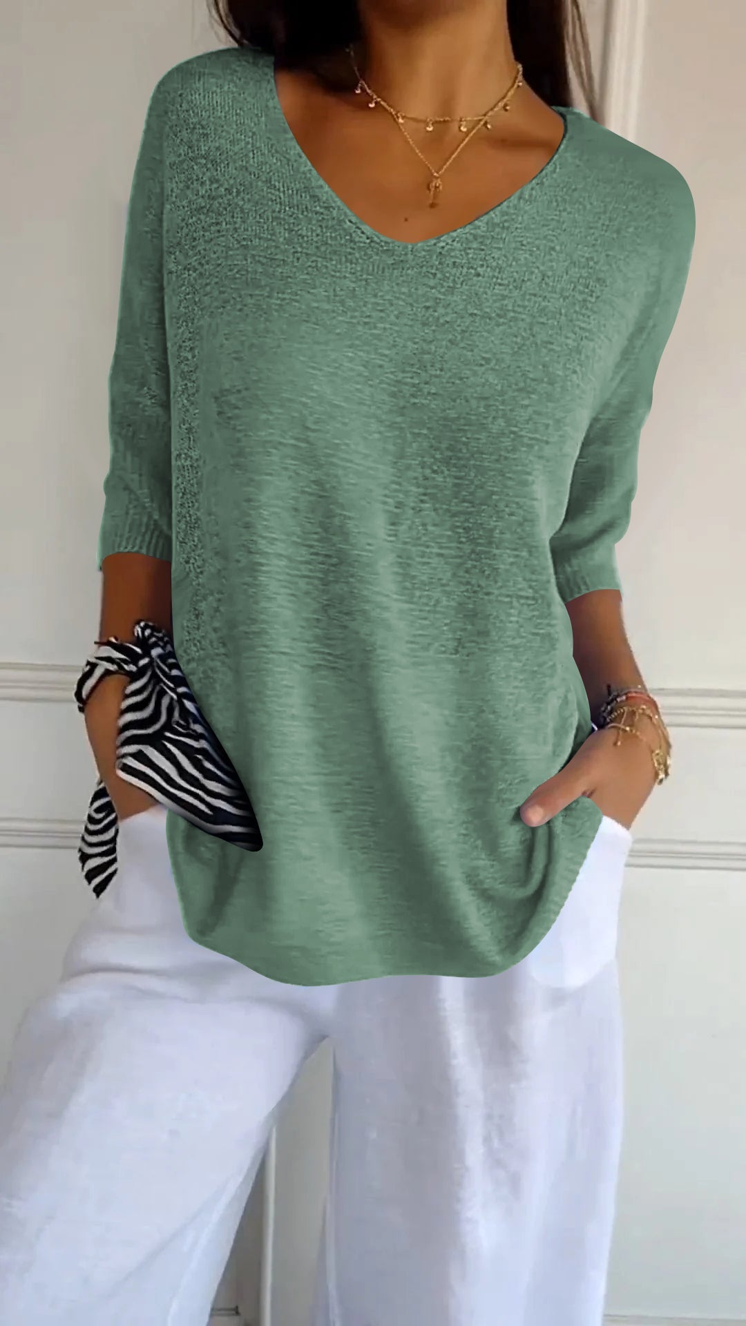 Beautifully Crafted Blouse in a Classic Style
