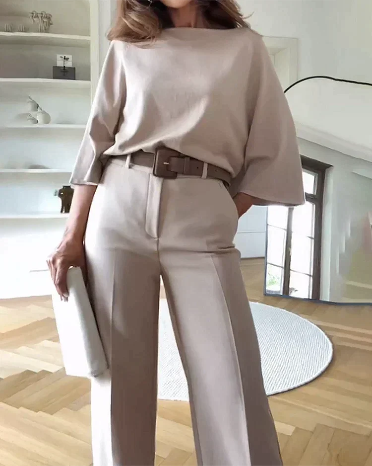 Well Tailored Blouse with a Graceful Silhouette
