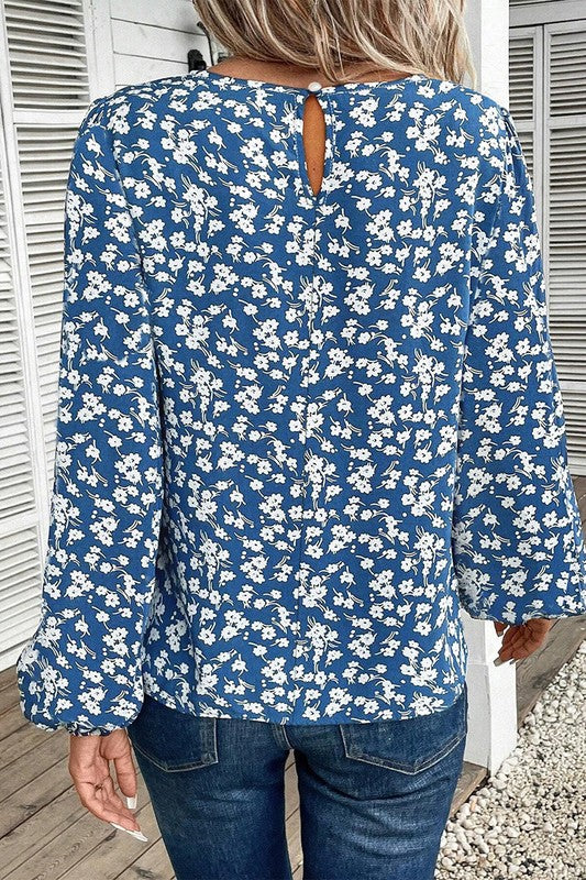 Sophisticated Blouse with a Clean Classic Look