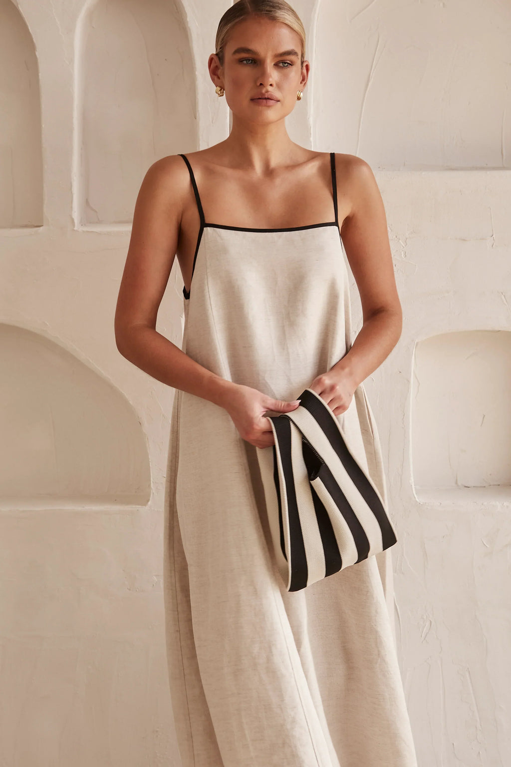 Gracefully Styled Dress for Any Occasion