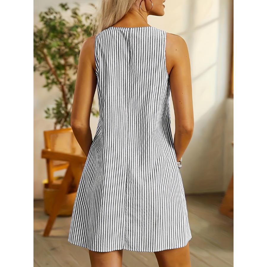 Effortlessly Elegant Dress with a Timeless Design