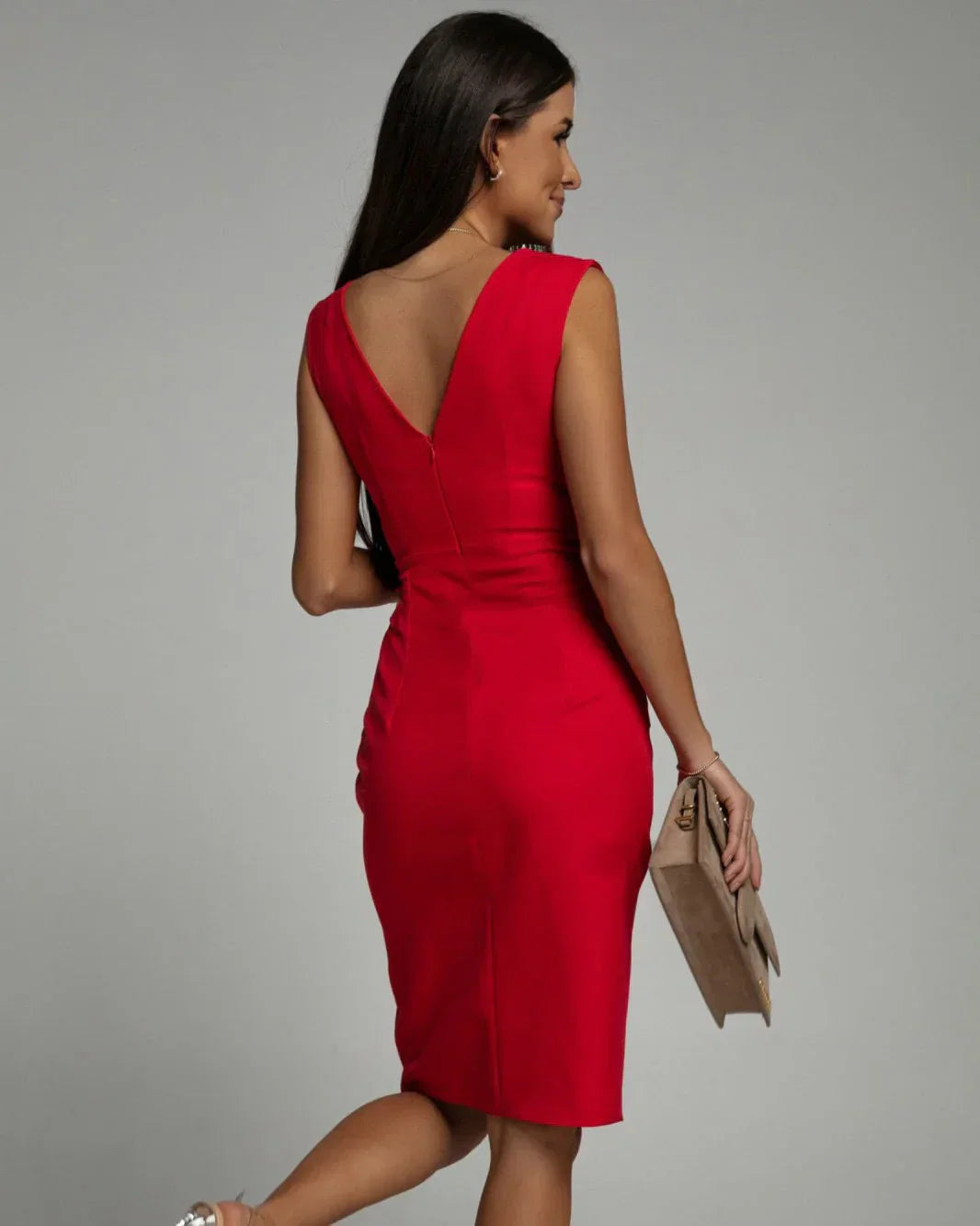 Effortlessly Elegant Dress with a Timeless Design