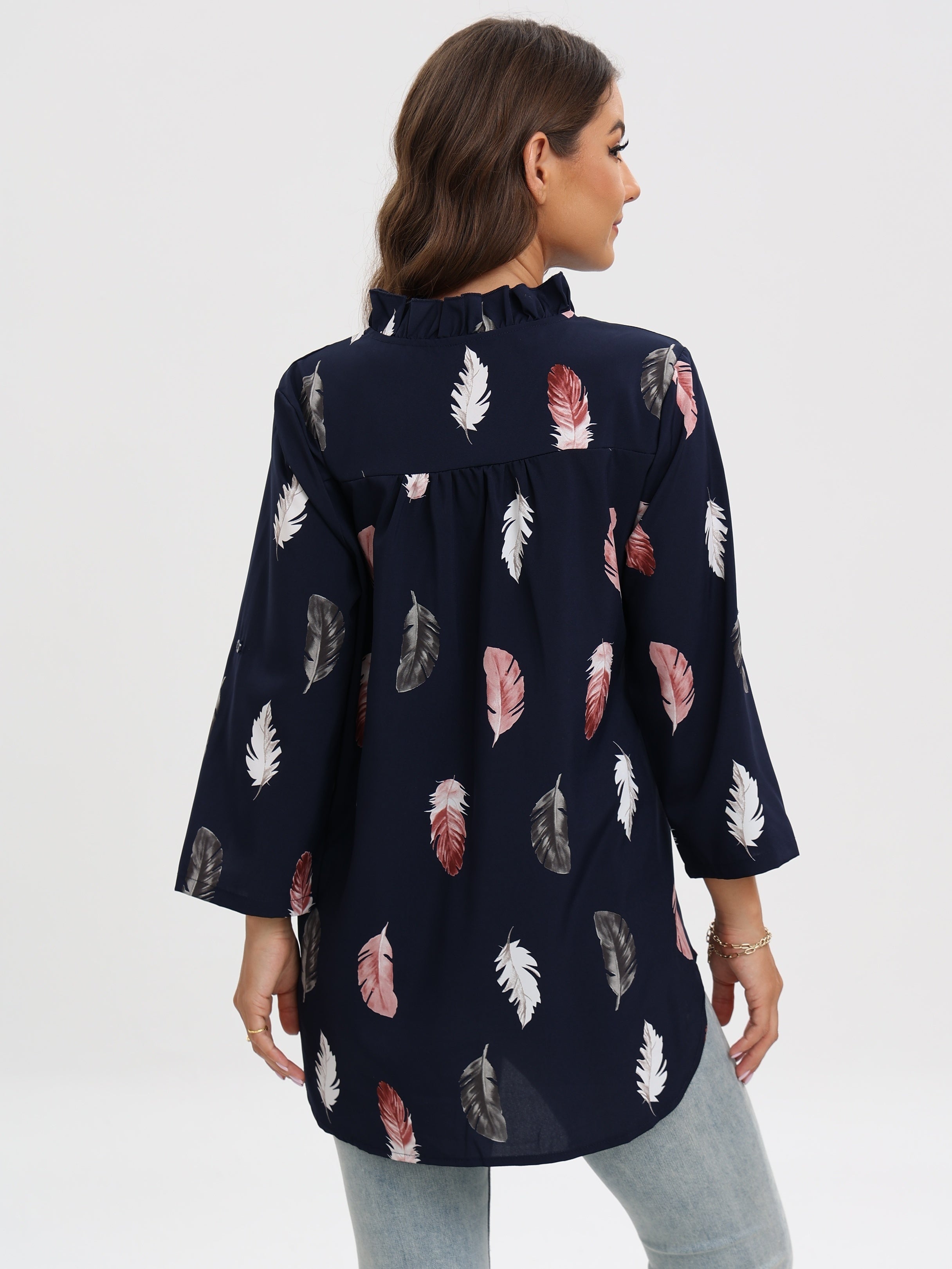 Well Tailored Blouse with a Graceful Silhouette