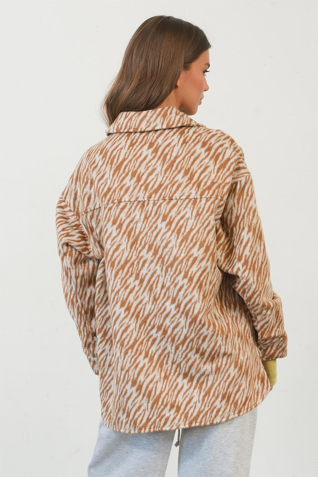 Effortlessly Elegant Shirt with a Timeless Design