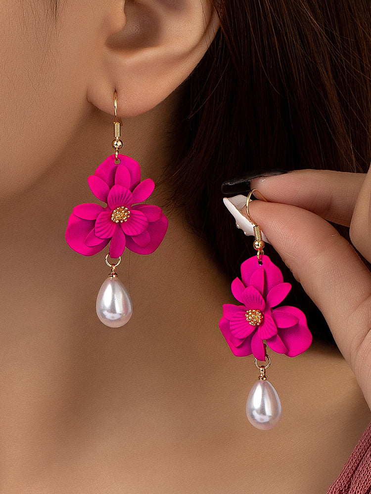 Beautiful Pearl Earring with Unique Style