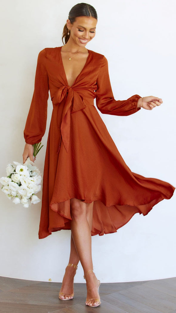 Well Tailored Dress with a Graceful Silhouette