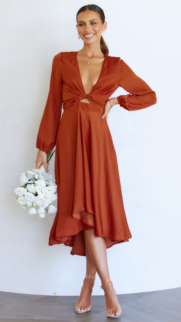 Well Tailored Dress with a Graceful Silhouette