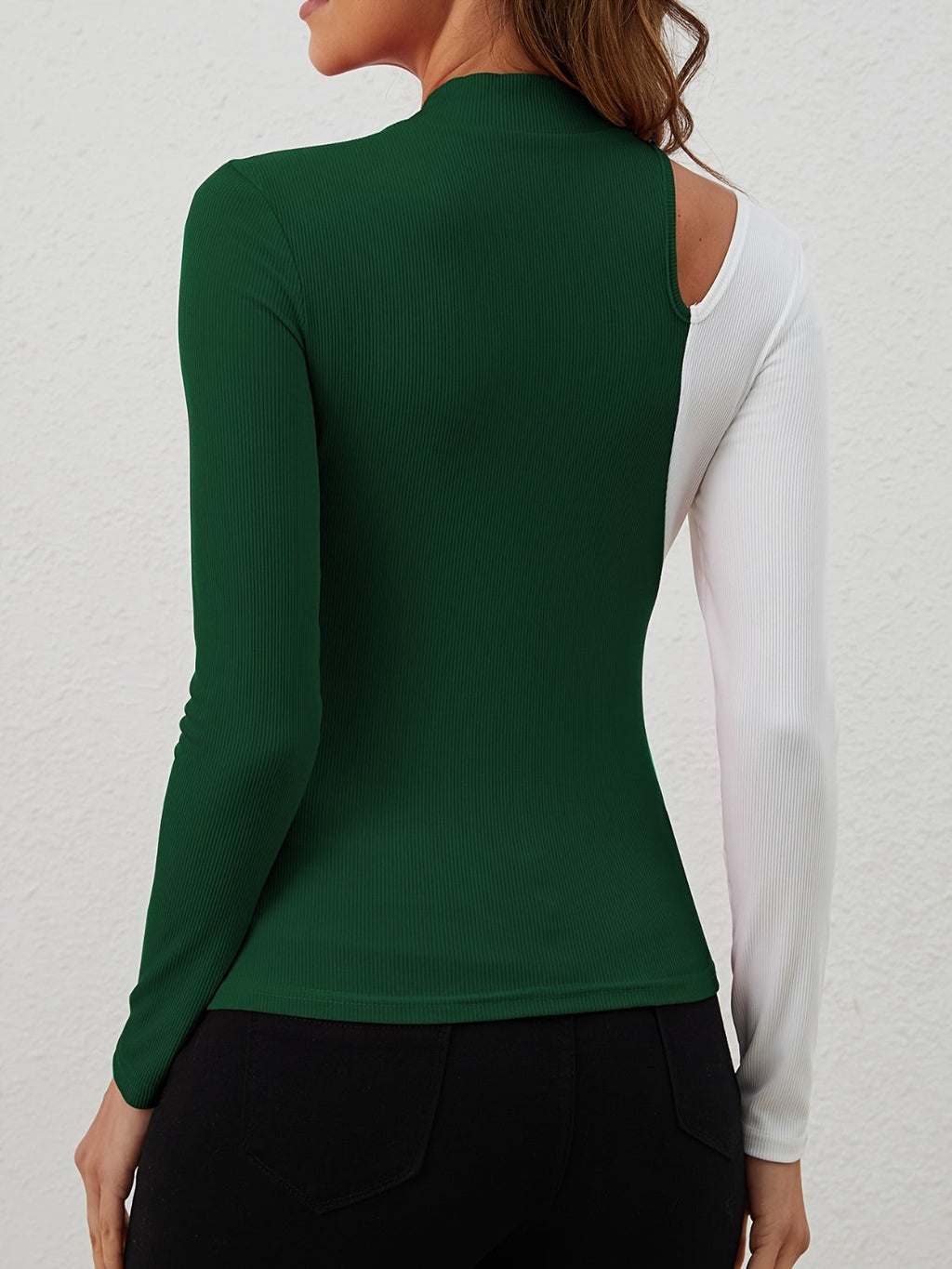 Well Tailored T-Shirt with a Graceful Silhouette