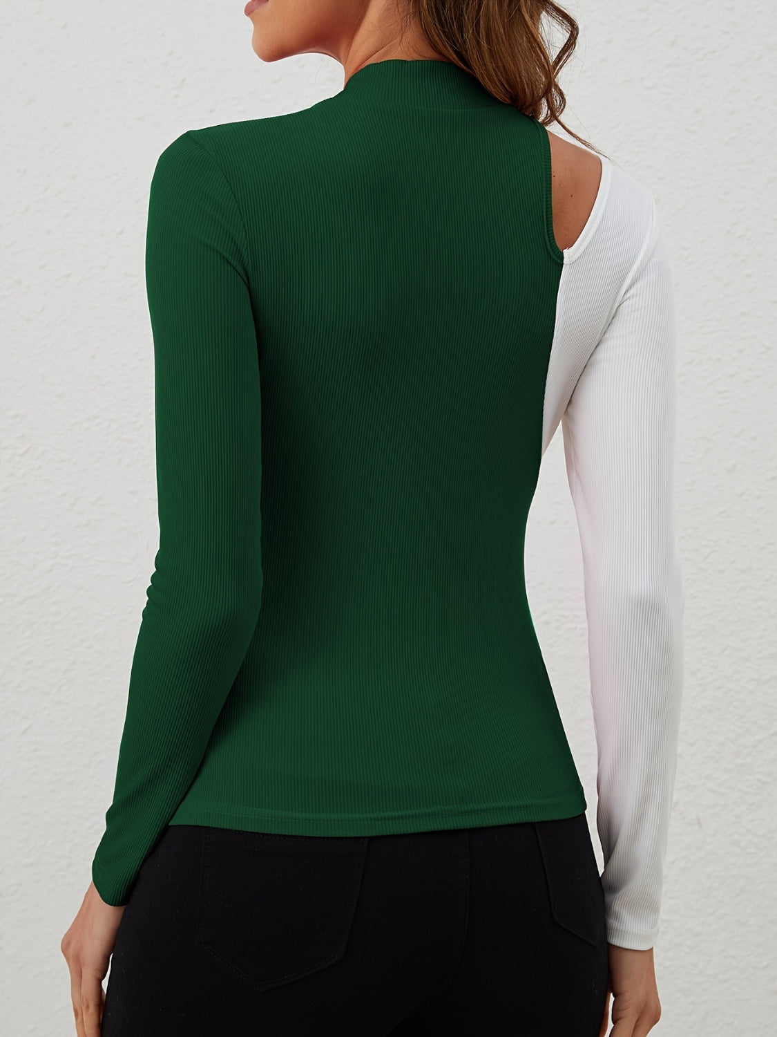 Well Tailored T-Shirt with a Graceful Silhouette