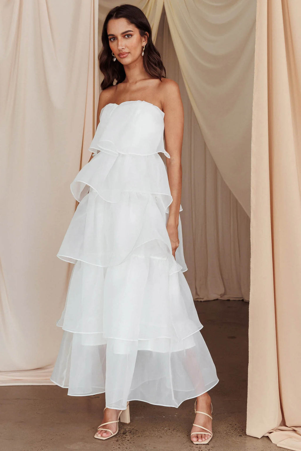 Well Tailored Dress with a Graceful Silhouette