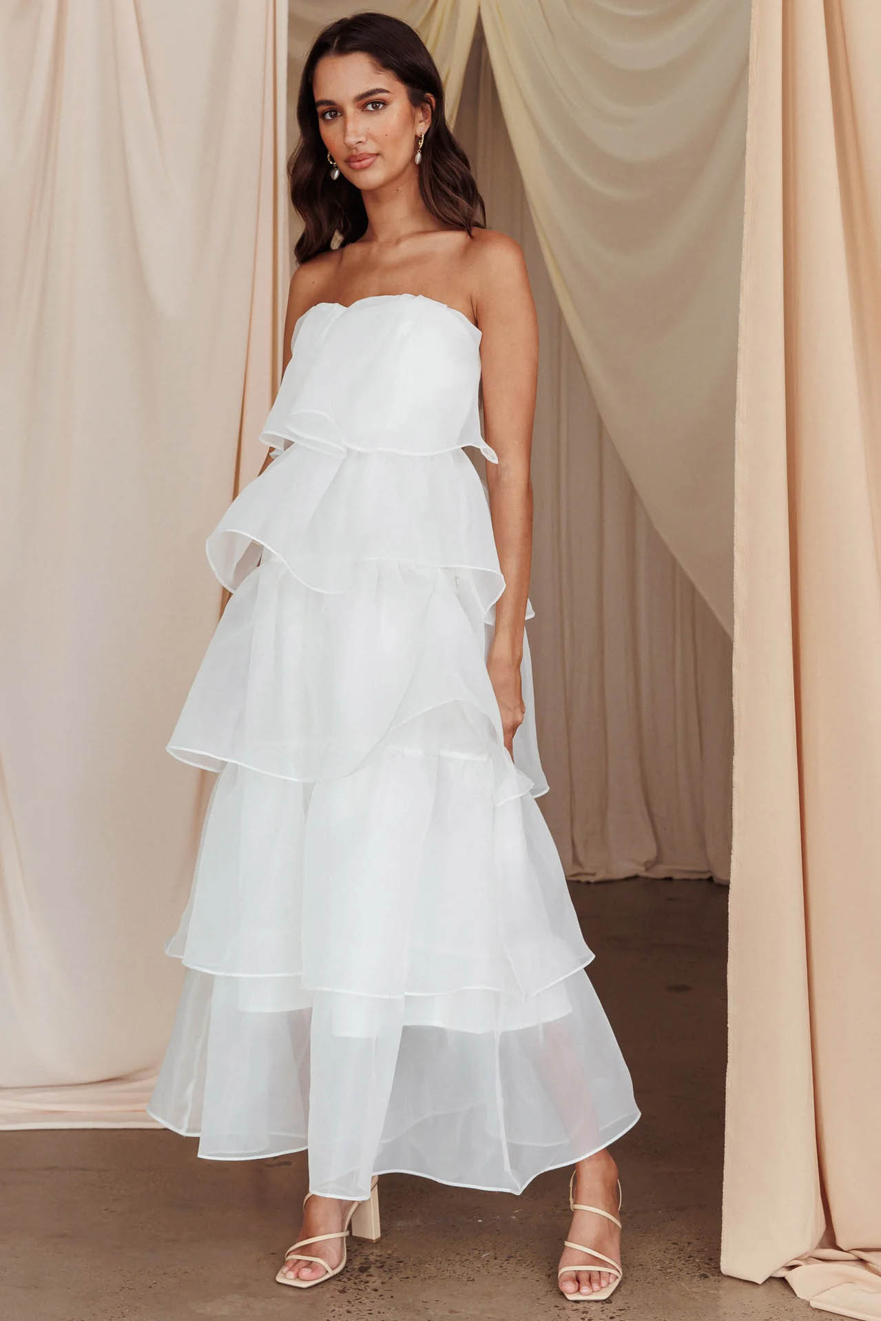 Well Tailored Dress with a Graceful Silhouette