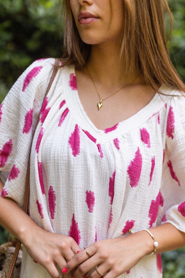 Beautifully Finished Dress in a Timeless Design