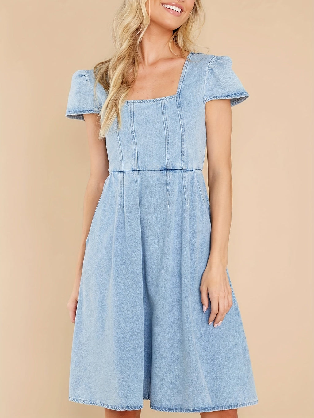 Effortlessly Elegant Dress with a Timeless Design