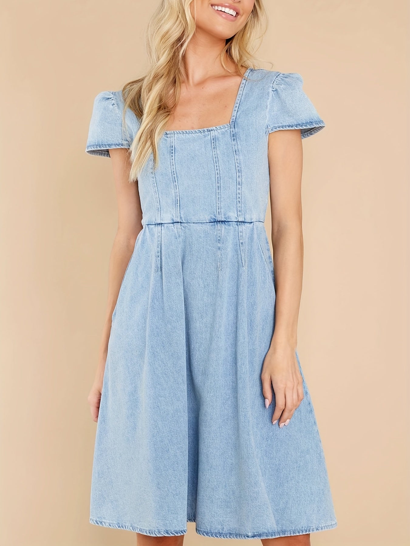 Effortlessly Elegant Dress with a Timeless Design