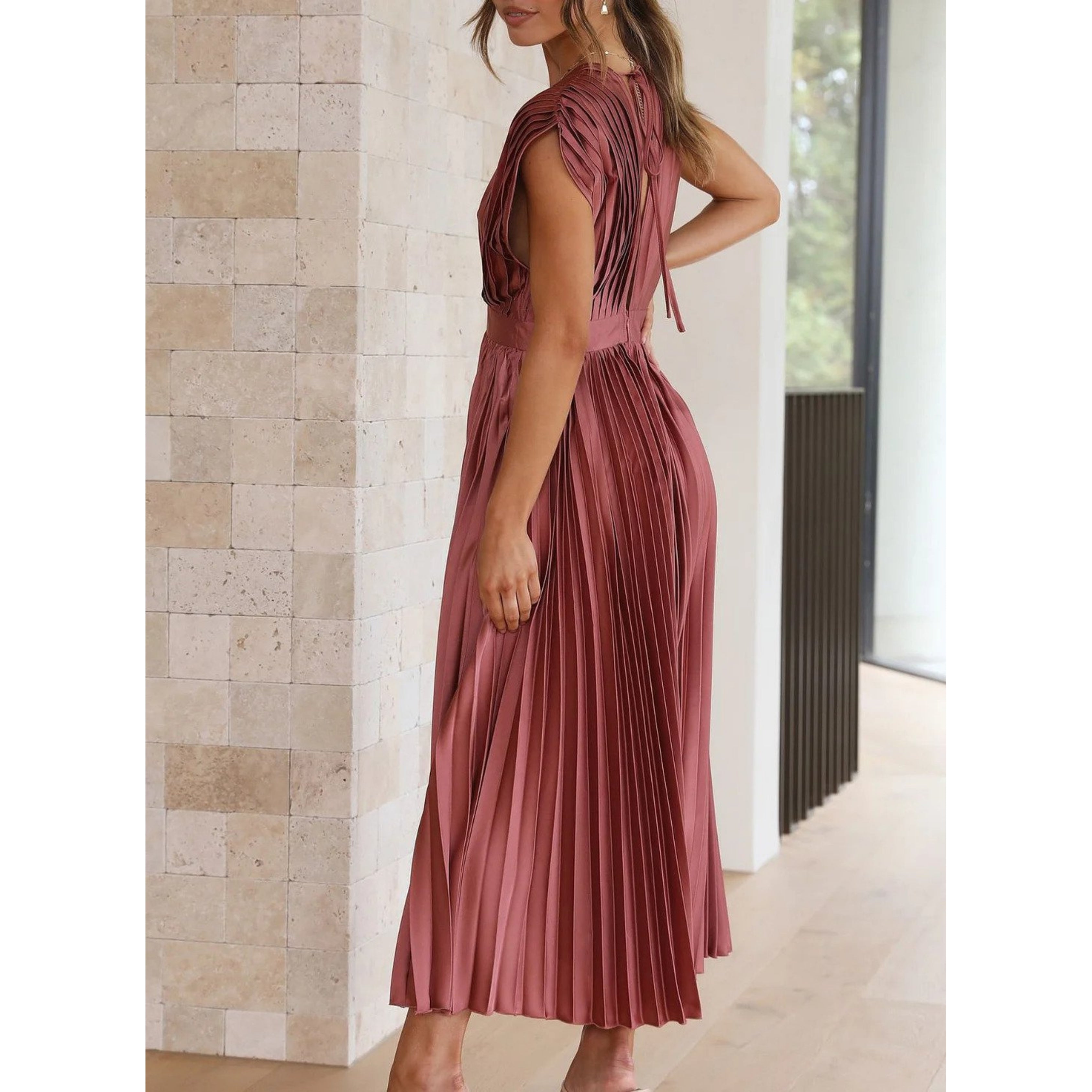Polished Dress with an Effortless Classic Look