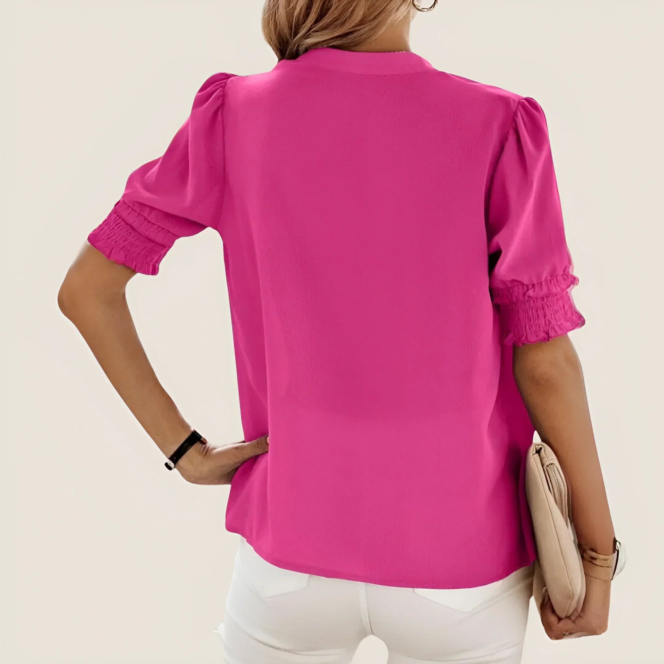 Well Tailored Blouse with a Graceful Silhouette