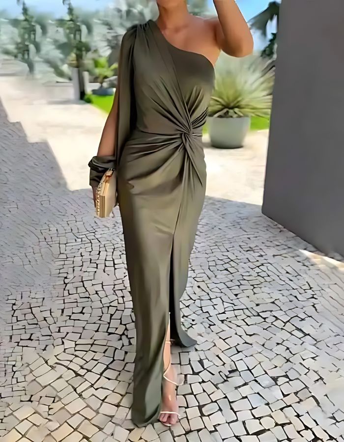 Gracefully Styled Dress for Any Occasion