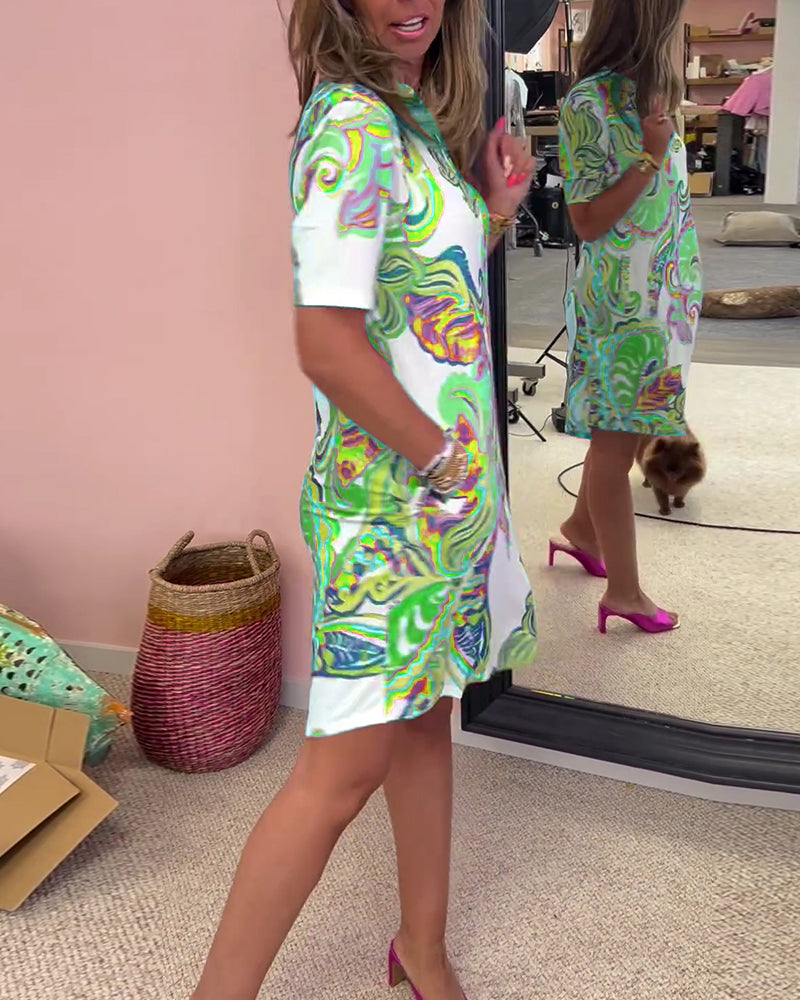 Classic Vintage Dress with a Flattering Fit