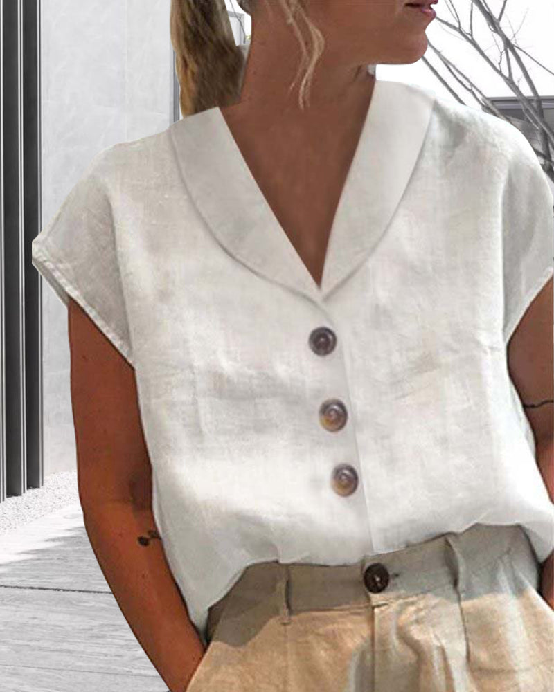 Effortlessly Elegant Blouse with a Timeless Design