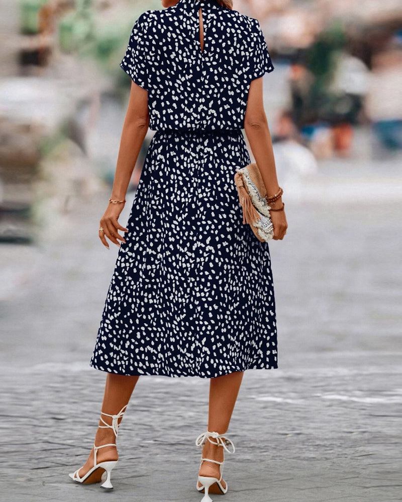 Classic Vintage Dress with a Flattering Fit