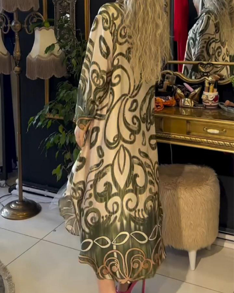 Classic Vintage Dress with a Flattering Fit