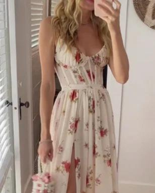 Beautifully Crafted Dress in a Classic Style