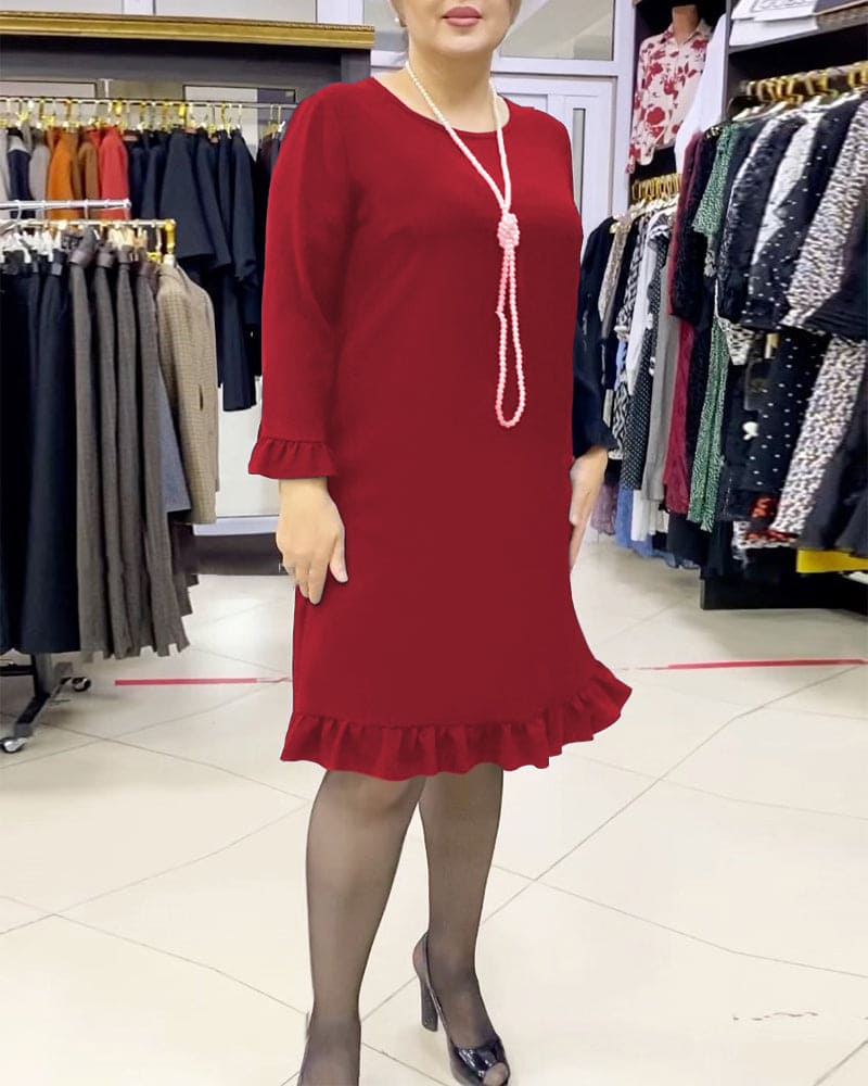 Beautifully Finished Dress in a Timeless Design