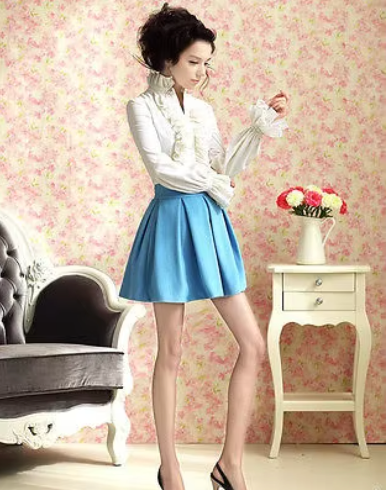 Well Tailored Blouse with a Graceful Silhouette
