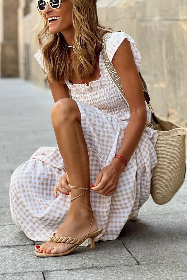 Well Tailored Dress with a Graceful Silhouette