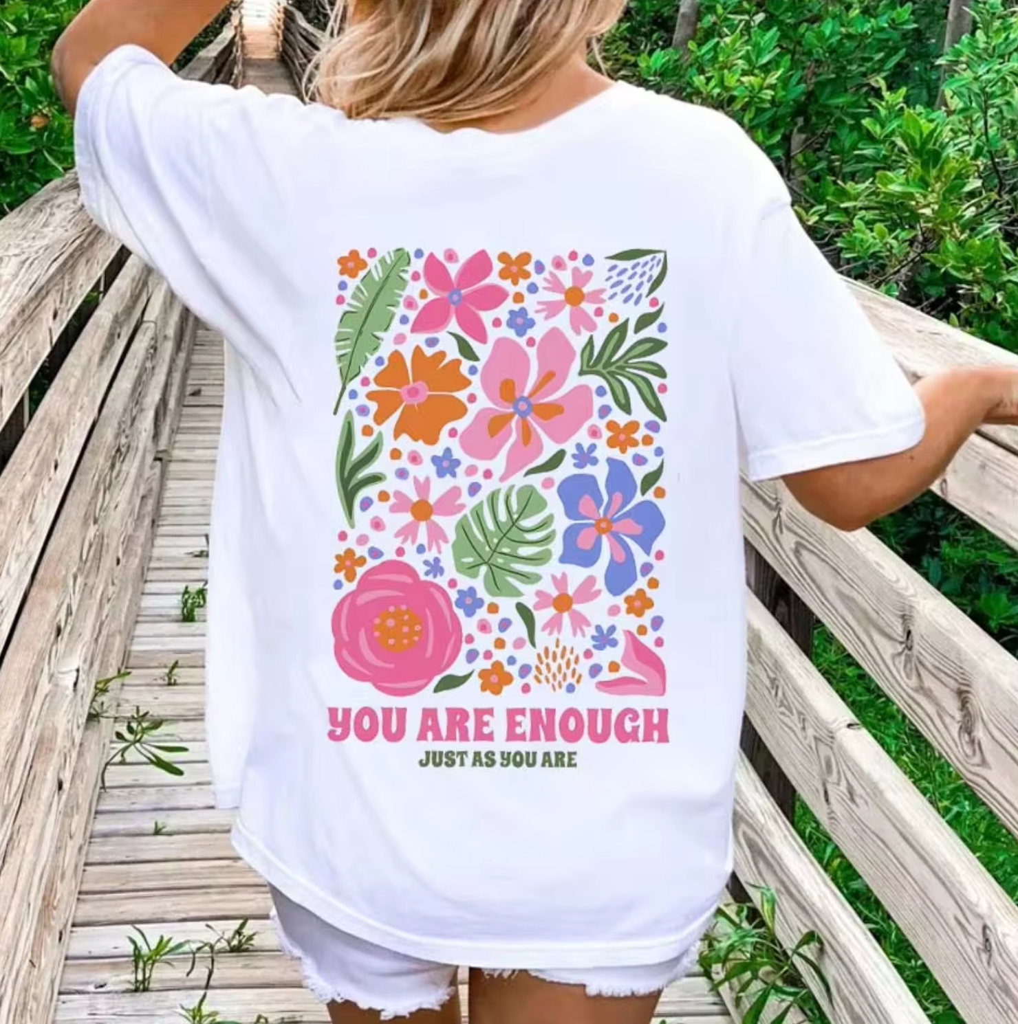 Effortlessly Elegant T-Shirt with a Timeless Design