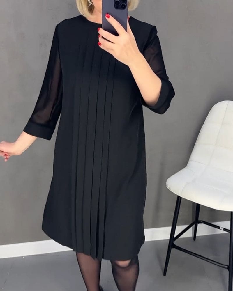 Well Tailored Dress with a Graceful Silhouette