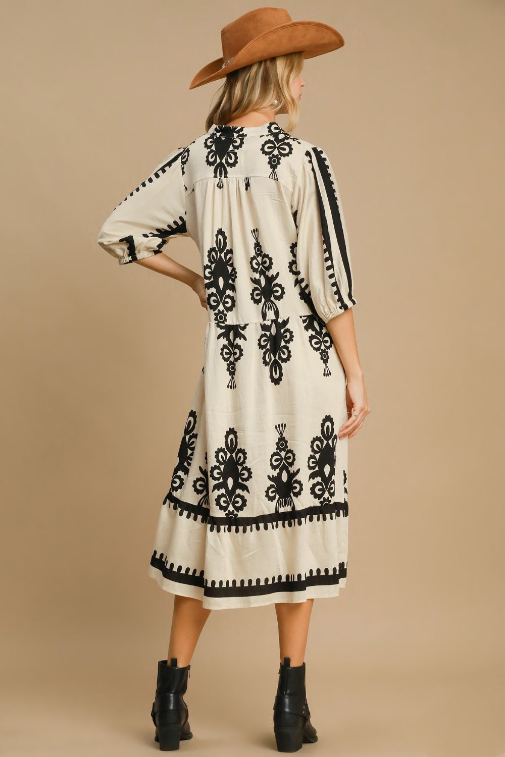 Classic Vintage Dress with a Flattering Fit