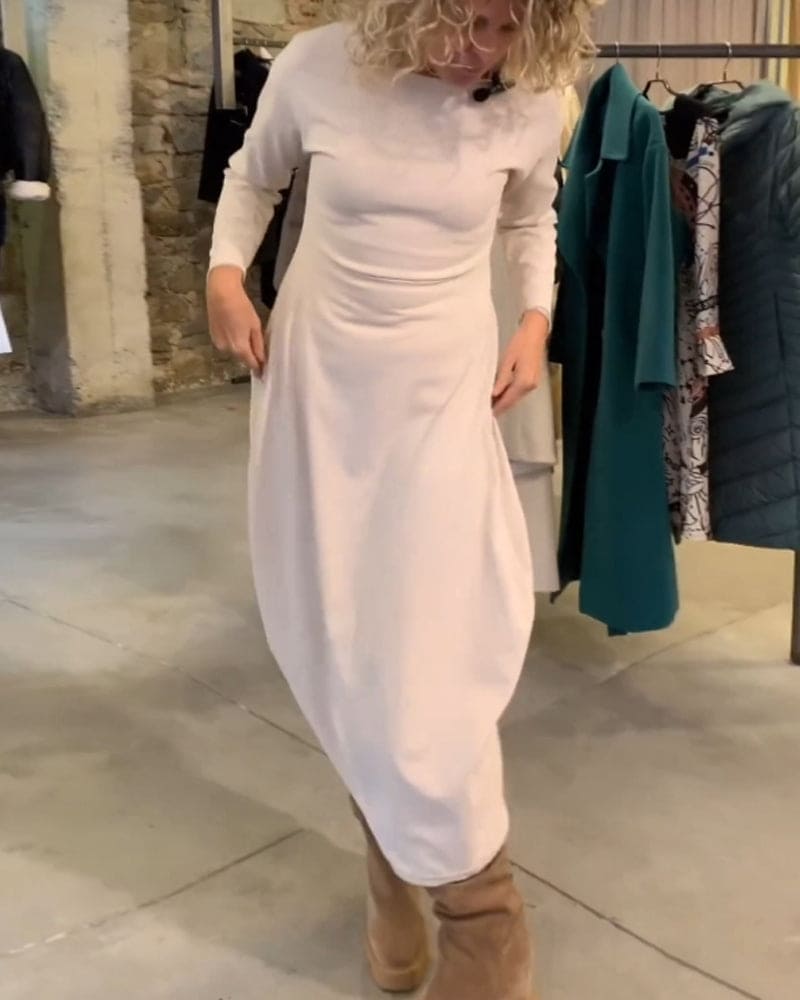 Sophisticated Dress with a Clean Classic Look