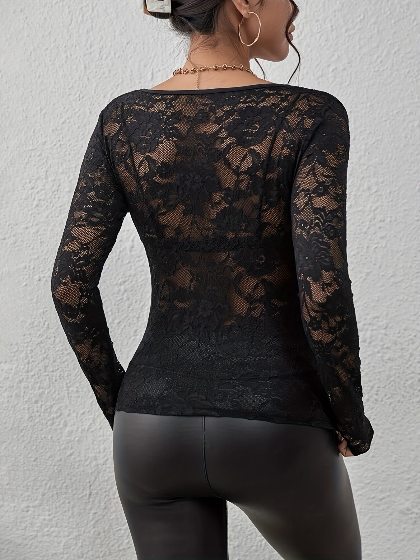 Beautifully Finished T-Shirt in a Timeless Design