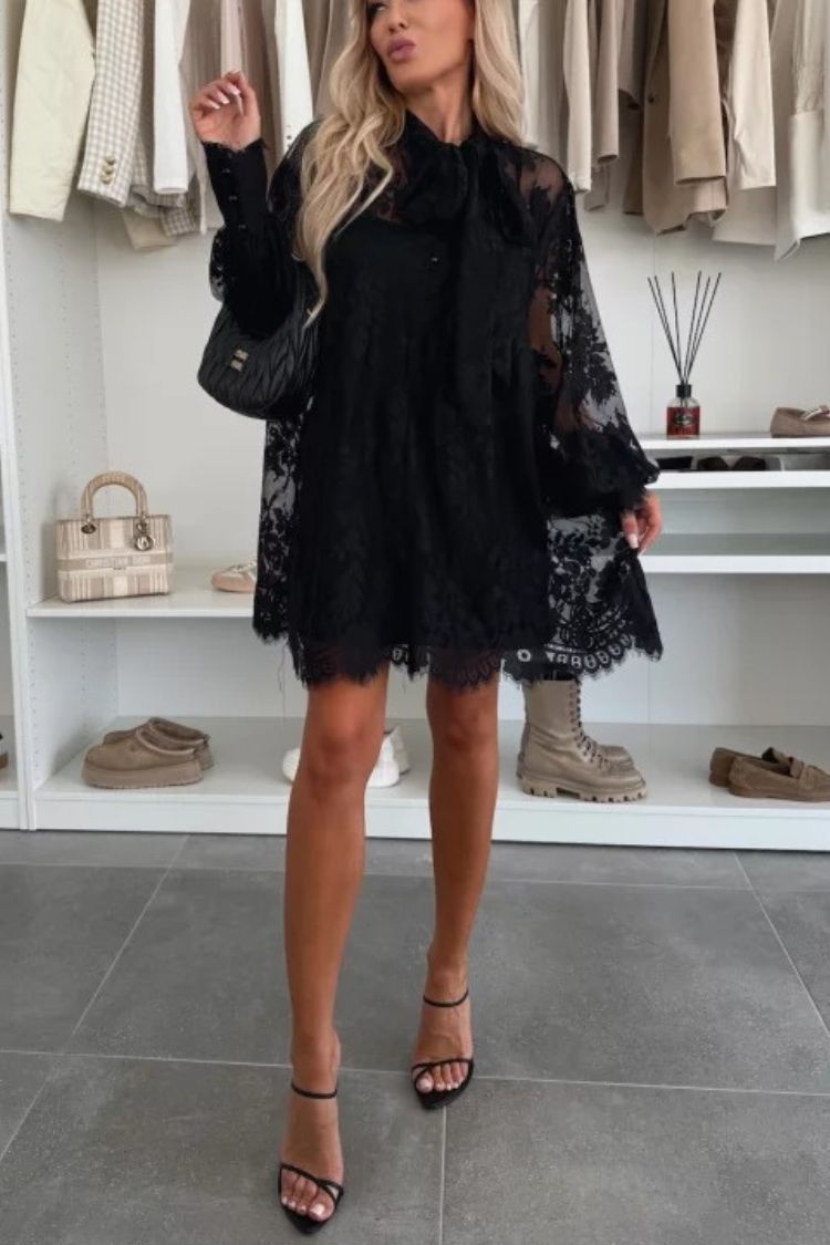 Classic Vintage Dress with a Flattering Fit