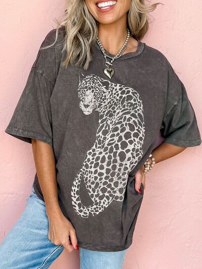 Classic Vintage T-Shirt with a Flattering Fit