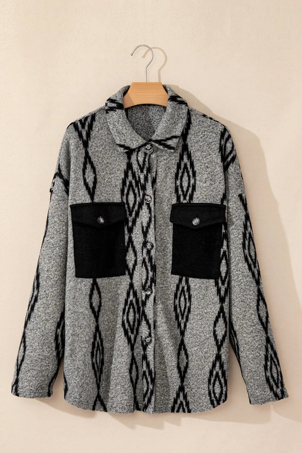 Effortlessly Elegant Jacket with a Timeless Design