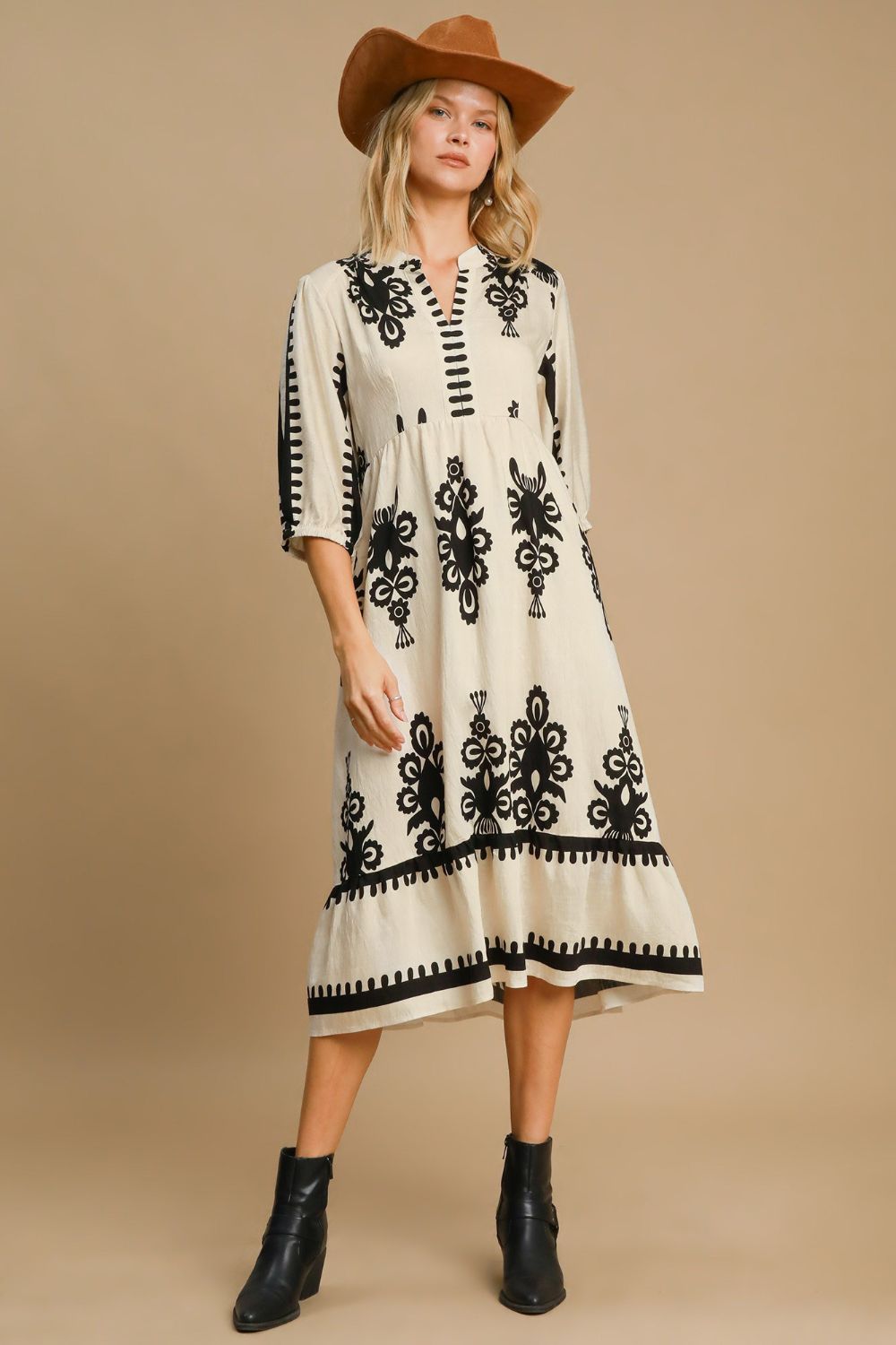Classic Vintage Dress with a Flattering Fit